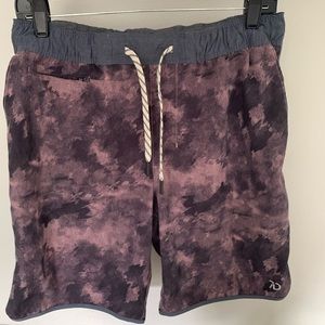 7 Diamonds “core” shorts, size Medium